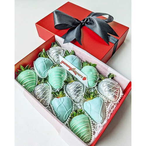 12pcs Pastel Blue, Green & Silver Chocolate Strawberries Gift Box